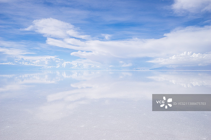 玻利维亚乌尤尼盐湖 天空之境图片素材