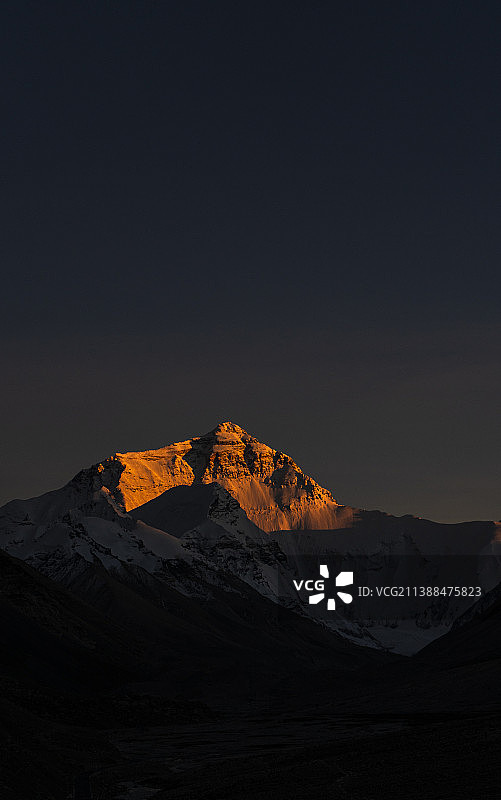 珠穆朗玛峰的日落图片素材