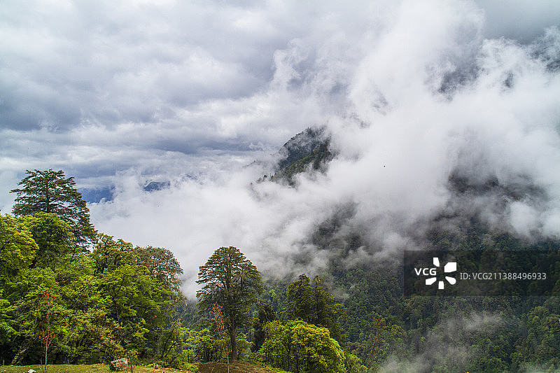 丙察察---丙中洛云岭孔雀山风光图片素材
