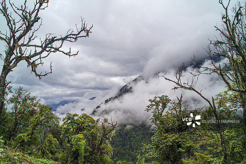 丙察察---丙中洛云岭孔雀山风光图片素材