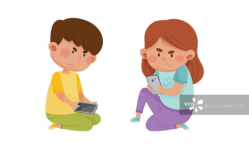 使用手机的生气的小孩图片素材