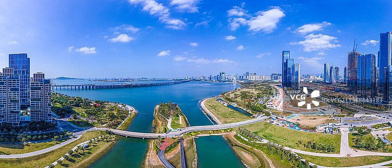 深圳欢乐港湾摩天轮，前海经济发展，大湾区建设，国家S3高速公路，沿江高速，深圳沿江高速，前海深港合作图片素材