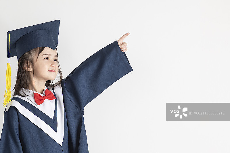 可爱的小美女毕业图片素材