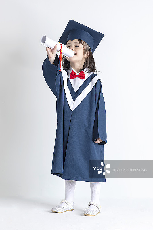 可爱的小美女毕业图片素材