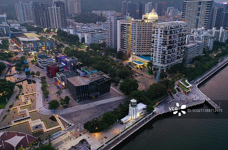 广东省深圳市盐田区壹海城中央公园灯塔图书馆航拍图片素材