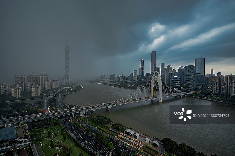 暴雨来了……图片素材