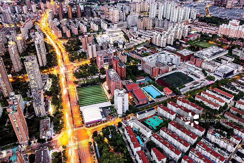 上海马戏城城市道路交通夜景航拍图片素材