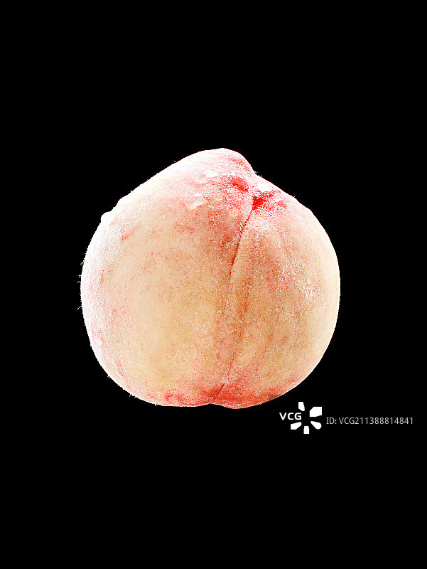 黑色背景上的水果桃子水蜜桃特写图片素材