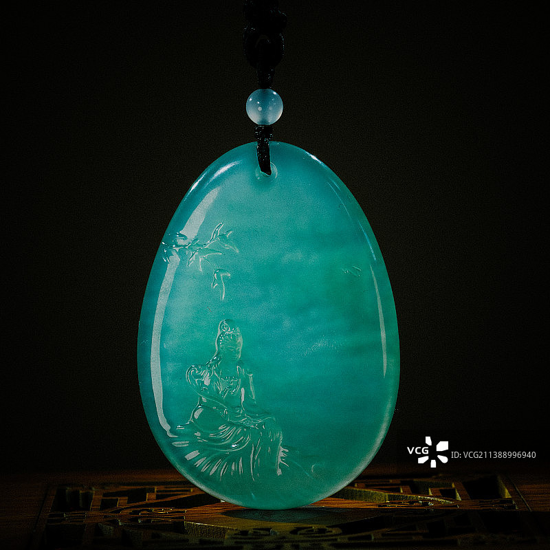 冰种翡翠饰品图片素材