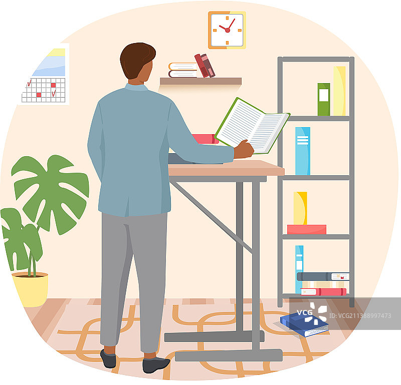 男人在家读书学习图片素材