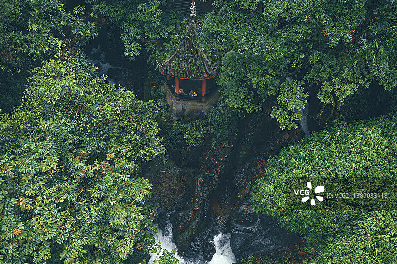 俯瞰清音阁+四川省乐山市峨眉山市峨眉山风景区图片素材