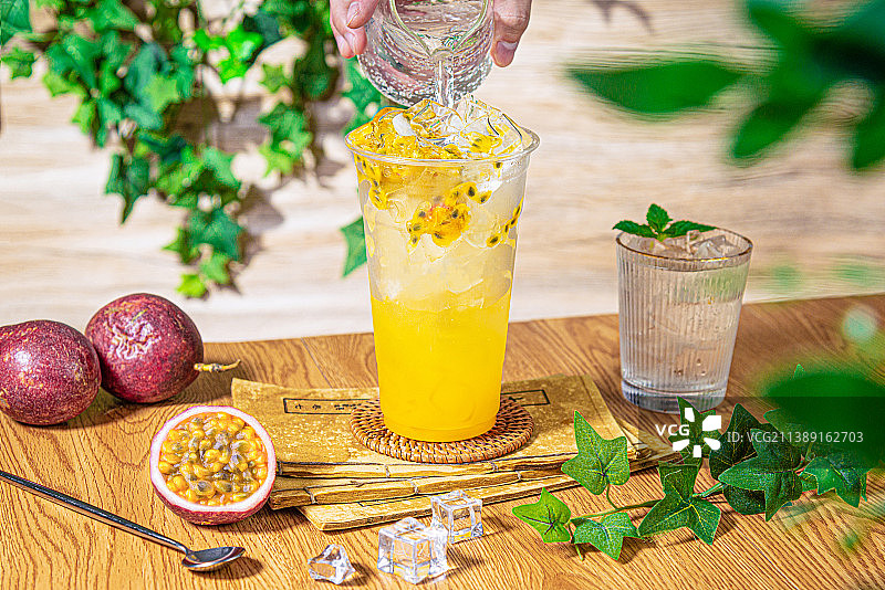 饮品 水果茶 柠檬茶 草莓 咖啡 气泡水 葡萄 百香果 雪梨 果汁 榴莲图片素材