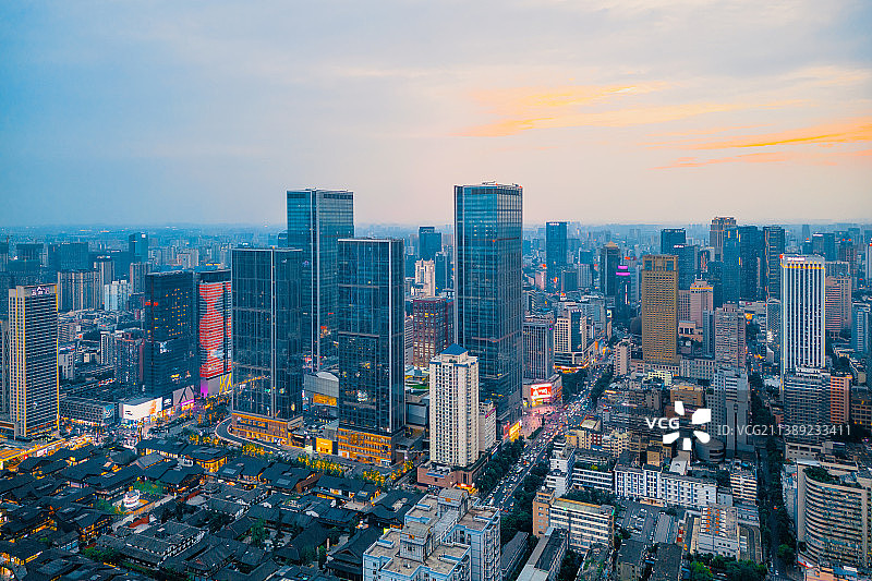 航拍成都春熙路太古里IFS国际金融中心晚霞图片素材