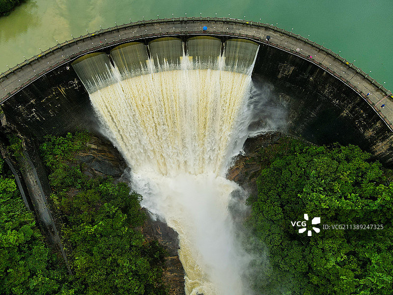 拱坝泄洪 广州大丰门水库图片素材
