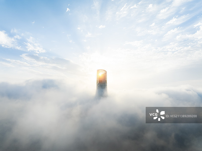 上海浦东新区陆家嘴地标建筑上海中心大厦上海之巅云中大楼天空之城观光厅图片素材