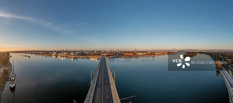 德国美因茨莱茵河畔日出无人机全景图片素材