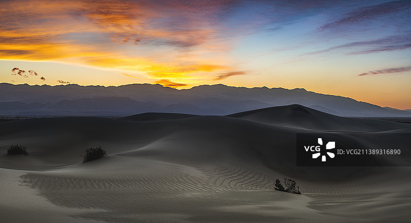 美国死亡谷梅斯基特平原沙丘图片素材