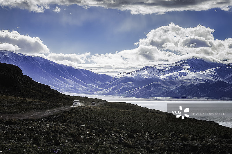 穿越仁青休布错图片素材