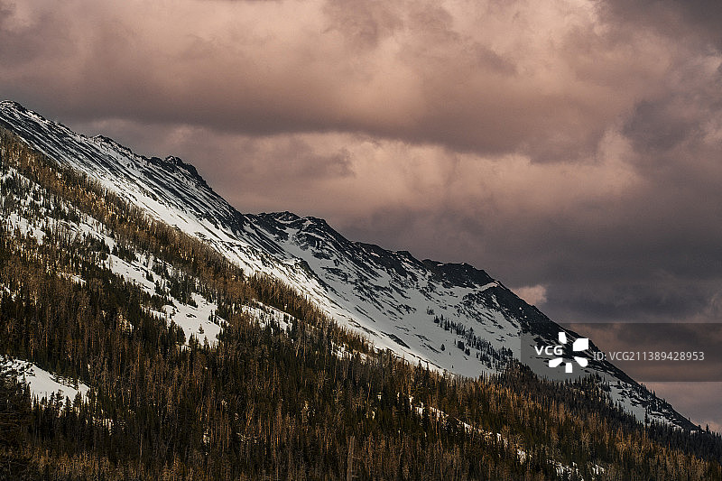 黄石国家公园东入口附近日落时的山脊，美国图片素材