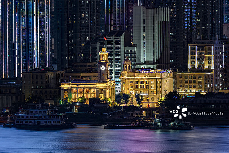 湖北省武汉市江汉关大楼高视角夜景图片素材