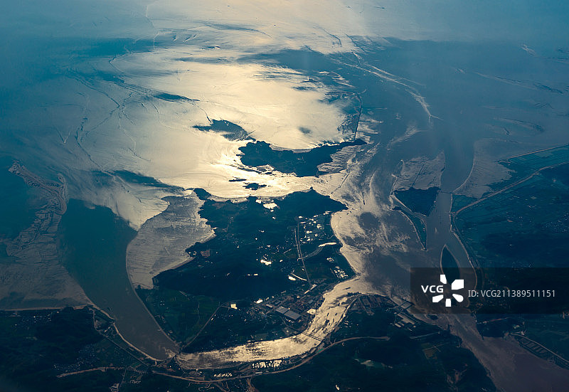 航拍江河入海口图片素材