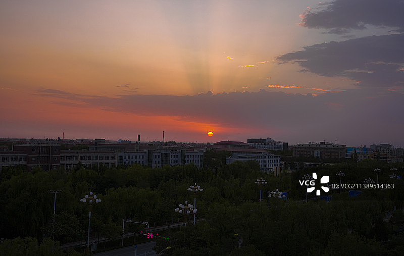 新疆日出风景图片素材