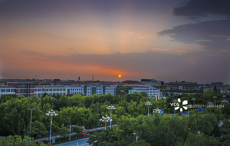 新疆日出风景图片素材