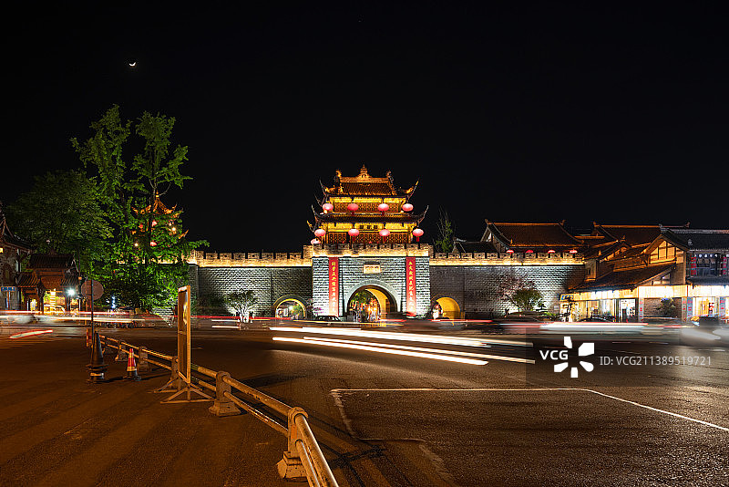 成都市都江堰市灌县古城城门夜景图片素材