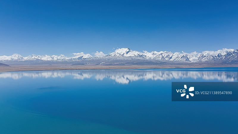 西藏自治区日喀则市聂拉木县佩枯措与希夏邦马峰图片素材