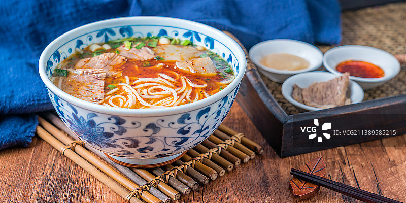 甘肃兰州美食一碗兰州拉面图片素材