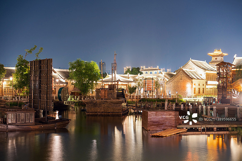 郑州建业电影小镇夜景图片素材