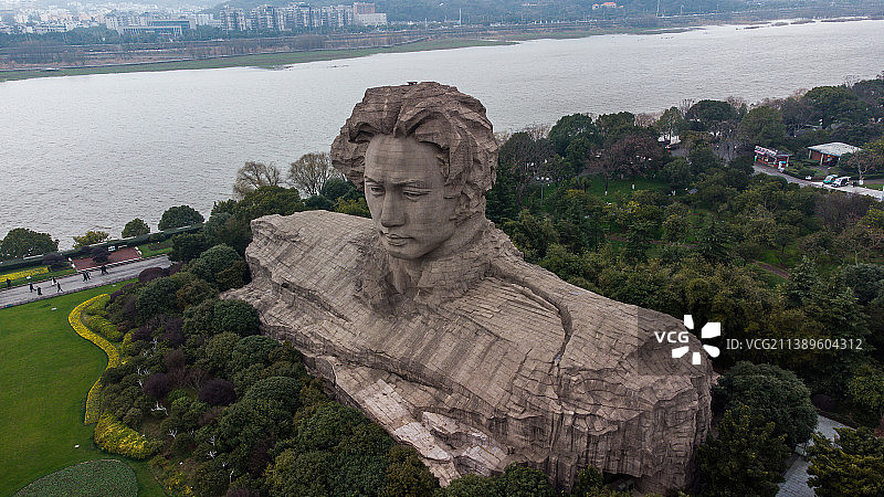 湖南省长沙市橘子洲青年毛泽东雕塑图片素材