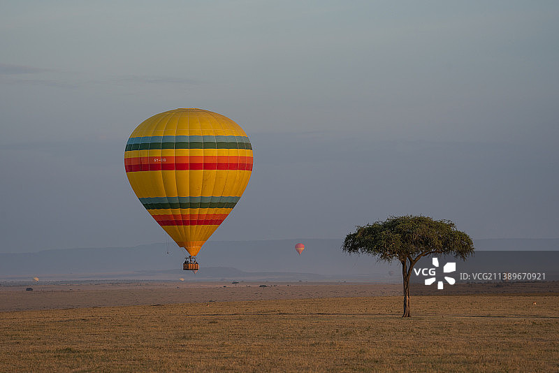 肯尼亚马赛马拉大草原热气球图片素材