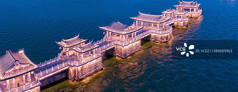 航拍傍晚的潮州广济桥景区图片素材