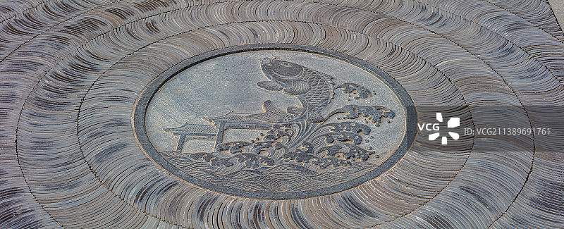 地面上的雕刻花纹石材装饰图片素材