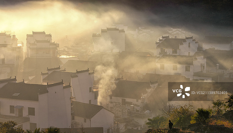 炊烟缭绕图片素材
