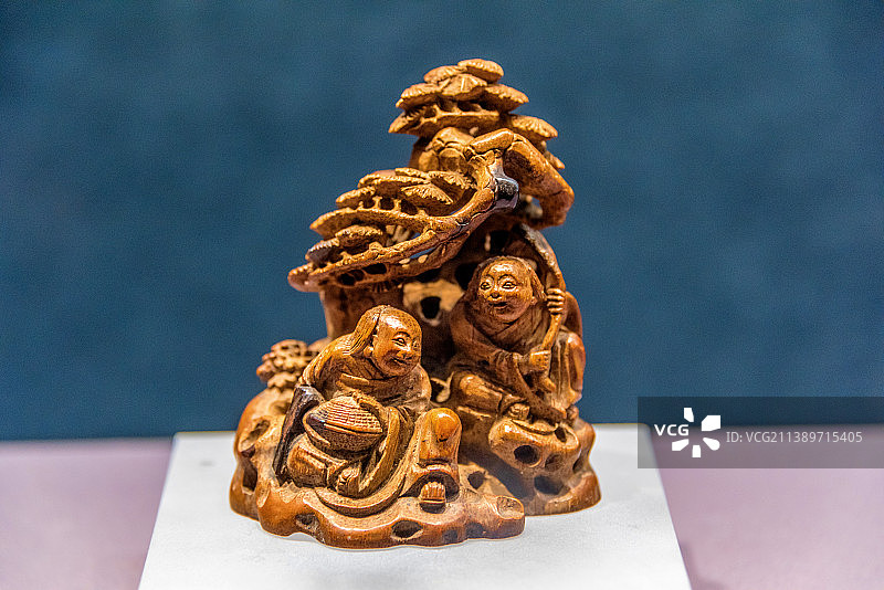 中国江苏南京博物院馆藏清代和合二仙竹根雕件图片素材
