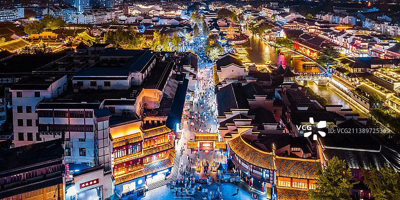 中国江苏南京夫子庙秦淮观光带贡院街夜景航拍图片素材