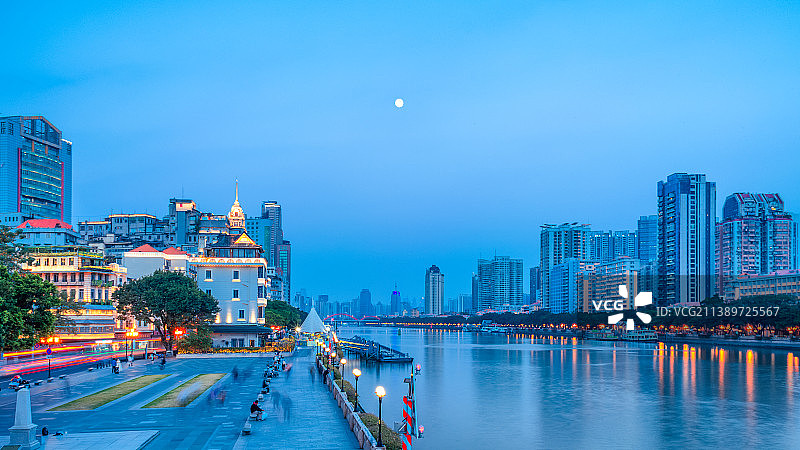 广州越秀西堤码头蓝调时刻图片素材