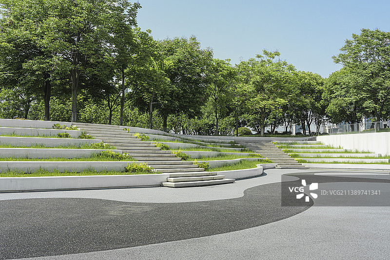 现代住宅小区的花园；现代园林设计；城市配套休闲公园；城市公园图片素材