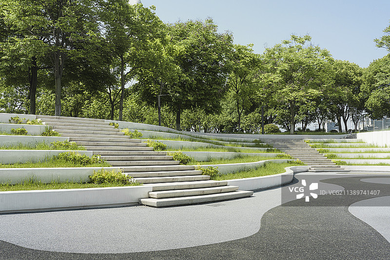 现代住宅小区的花园；现代园林设计；城市配套休闲公园；城市公园图片素材