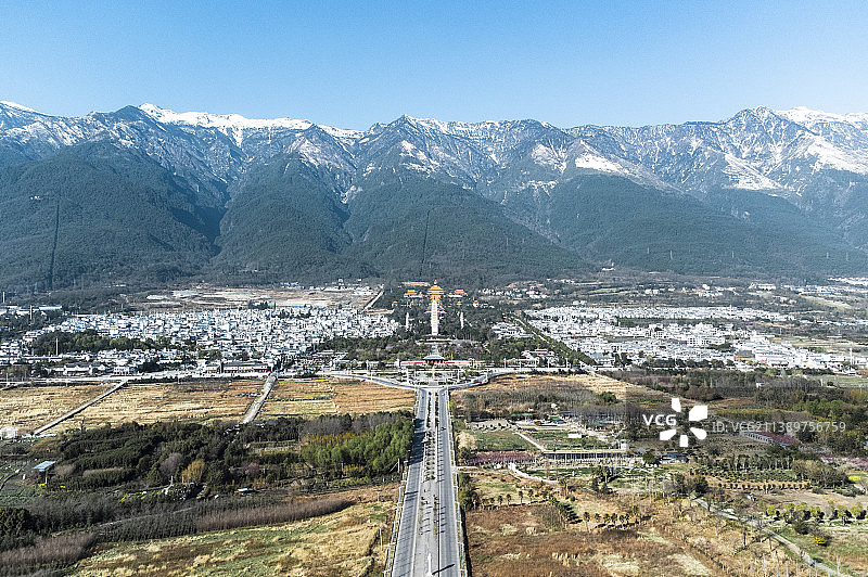 大理·崇圣寺与雪顶苍山图片素材