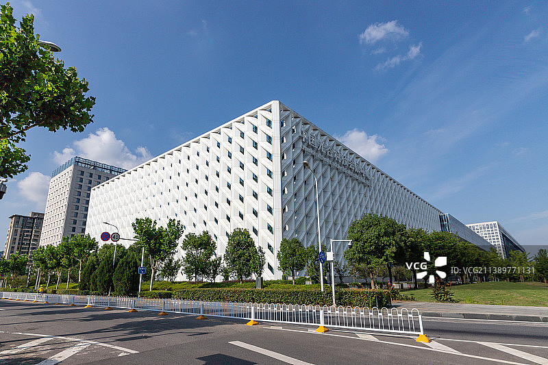 武汉光谷科技会展中心大厦图片素材
