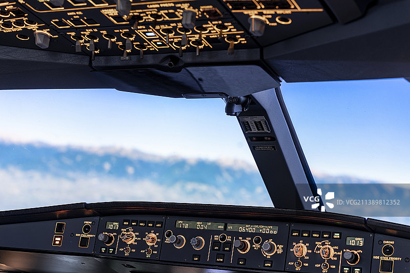 飞机 窗户图片素材