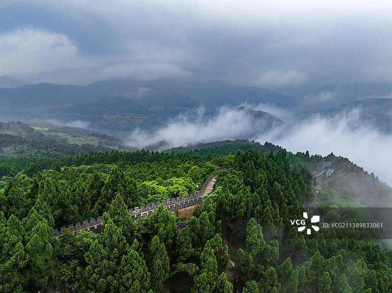 飞越金龙长城图片素材