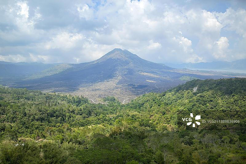印度尼西亚巴厘岛金塔马尼的巴图尔山图片素材