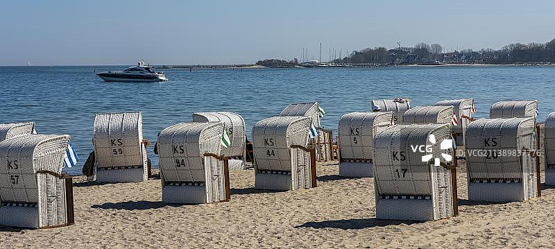 德国石勒苏益格-荷尔斯泰因蒂门多夫海滩和游客图片素材