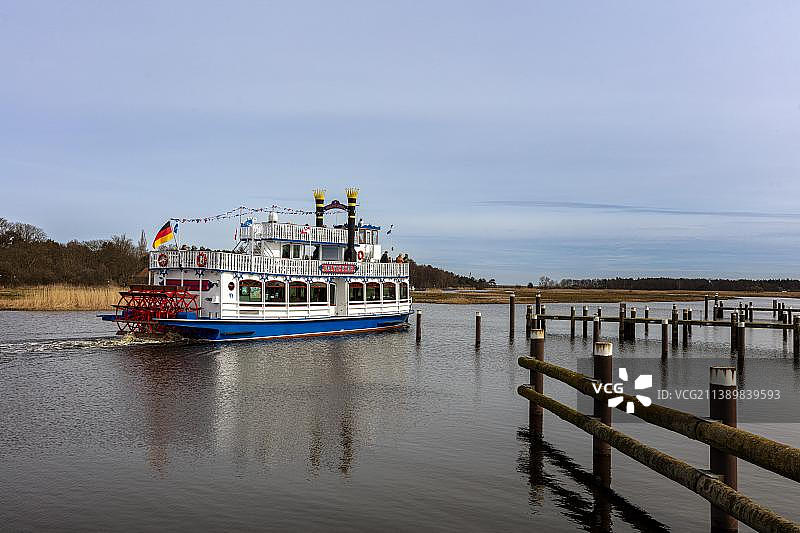 波的斯 Boddenlandschaft 国家公园的波罗的海之星号明轮船图片素材