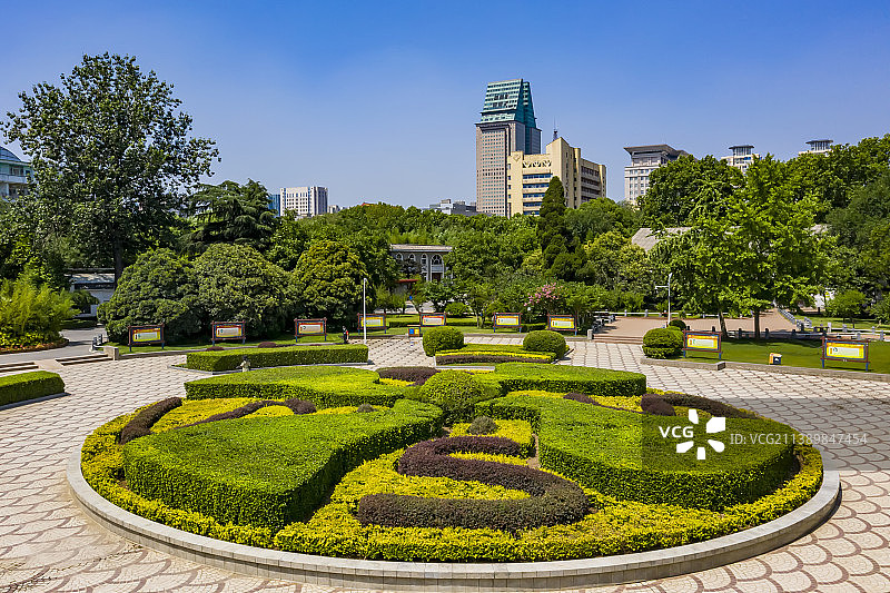 郑州碧沙岗公园圆形花园图片素材