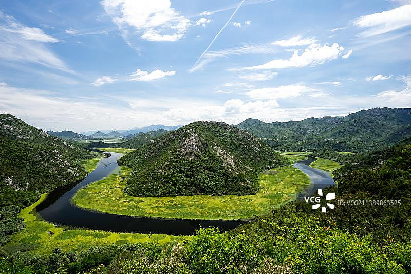 夏日河流森林风光图片素材
